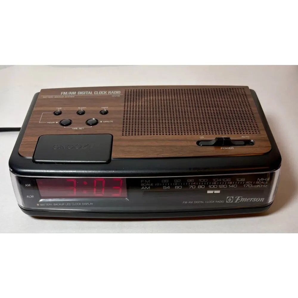 Vintage Emerson Woodgrain Tabletop Alarm Clock Radio AK2720- Teated & Working